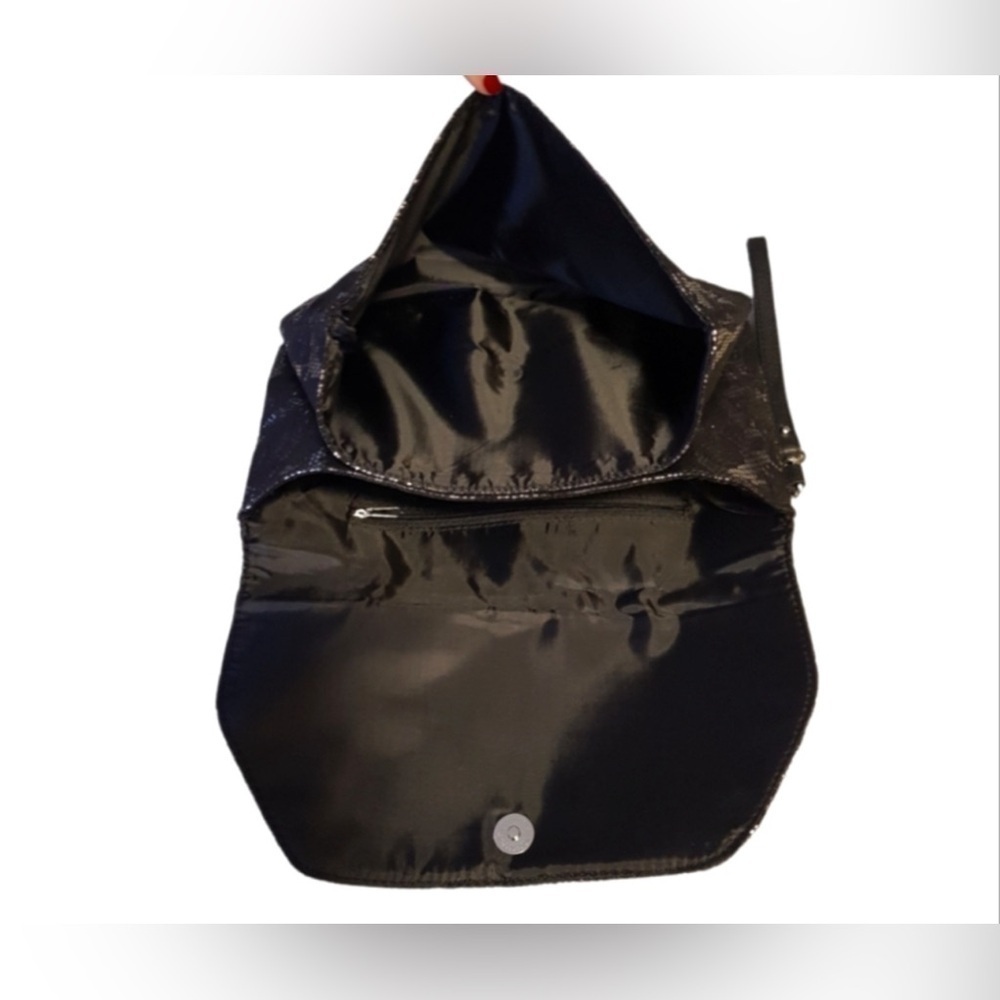 Metallic Snake Silvered/Black Soft Texture Synthetic Handbag Animal Print - Picture 5 of 6